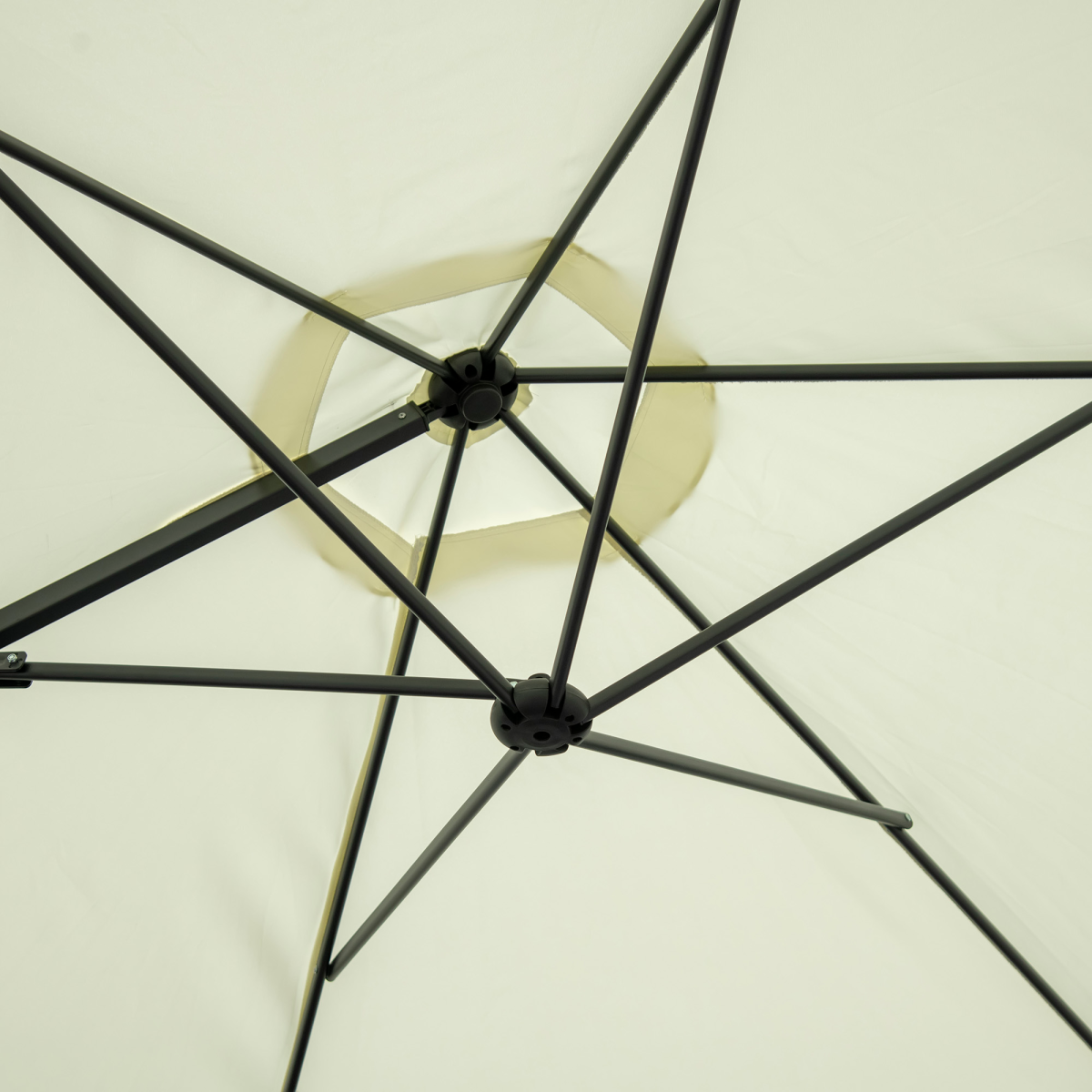 2.5M Garden Cantilever Parasol W/ 360 Rotation and Cross Base, Beige