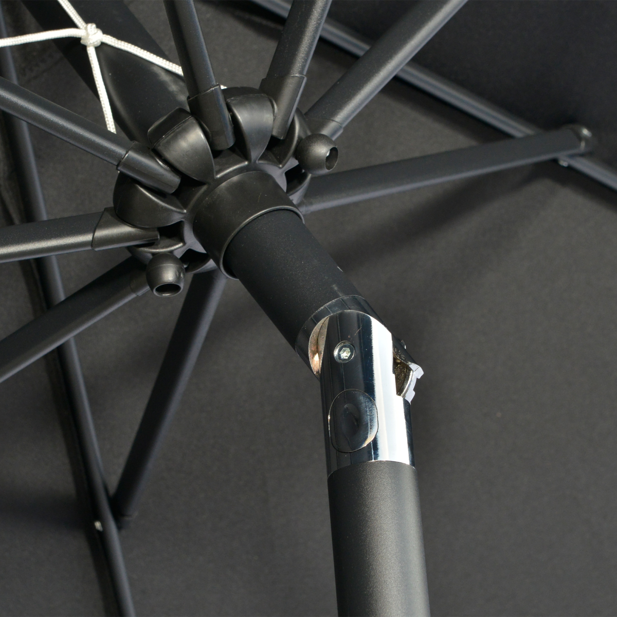2.7m Patio Umbrella Garden Parasol with Crank, Ruffles, 8 Ribs, Black